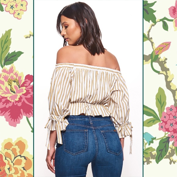 🌴Striped Off Shoulder Crop Top w/ Tie Detail🌴 - Picture 3 of 7